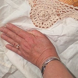 ⚜️ Vintage Full BED SKIRT CROCHETED ECRU Cotton Dust Ruffle Country Chic EUC